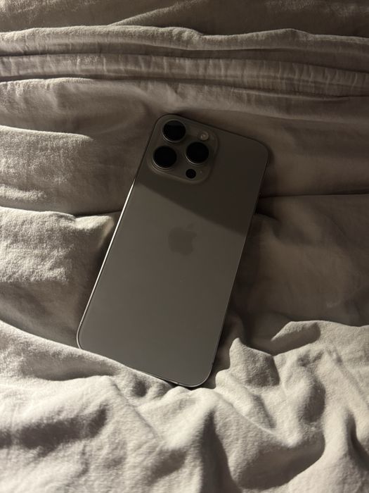 Продам айфон 15 про макс 256Gb