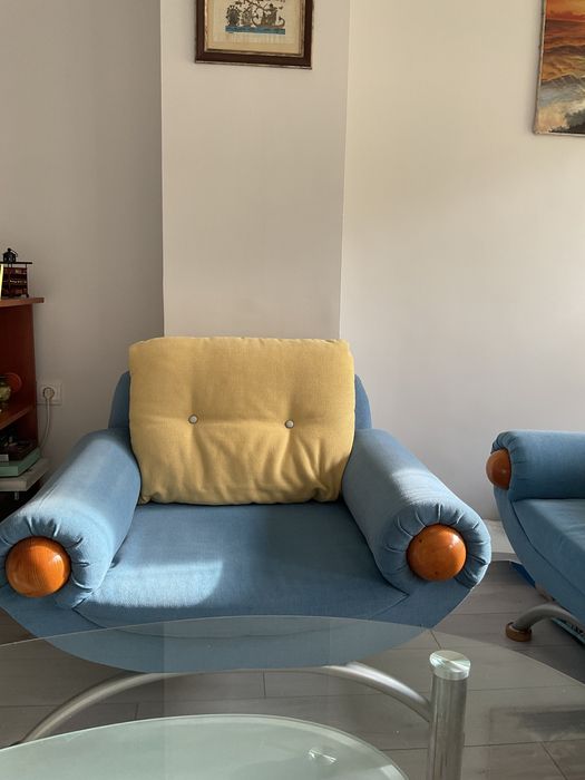 Комплект диван,  фьотойли 2 бр., възглавници и масичка