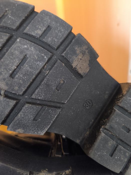 Продам много детской обуви