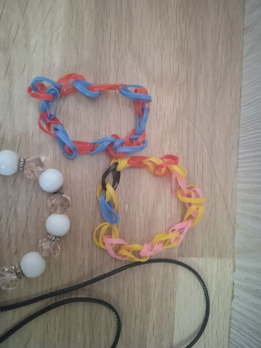 Продам украшения новые