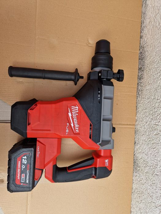 Milwaukee rotopercutor sds max  pe acumulatori