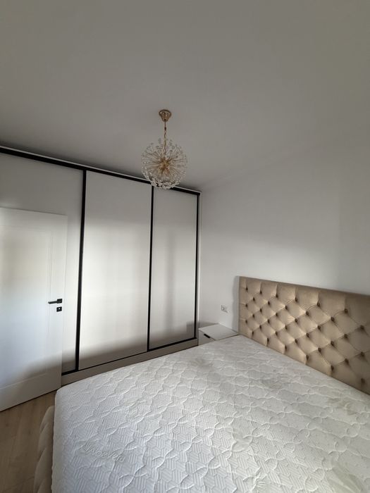Inchiriez apartament