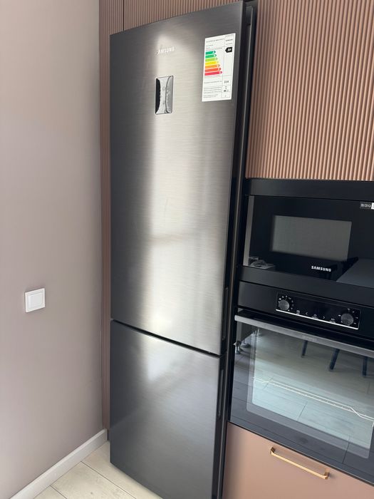 Продаю холодильник Samsung