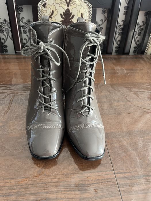 Полусапожки лакированные