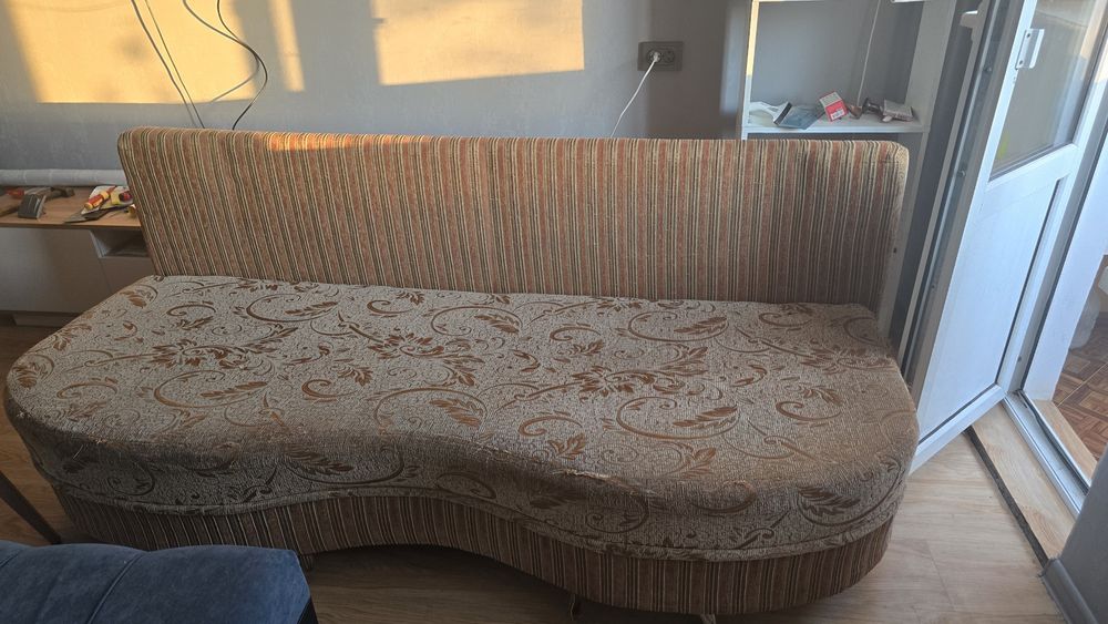 Диван раскладной б/у, удобный