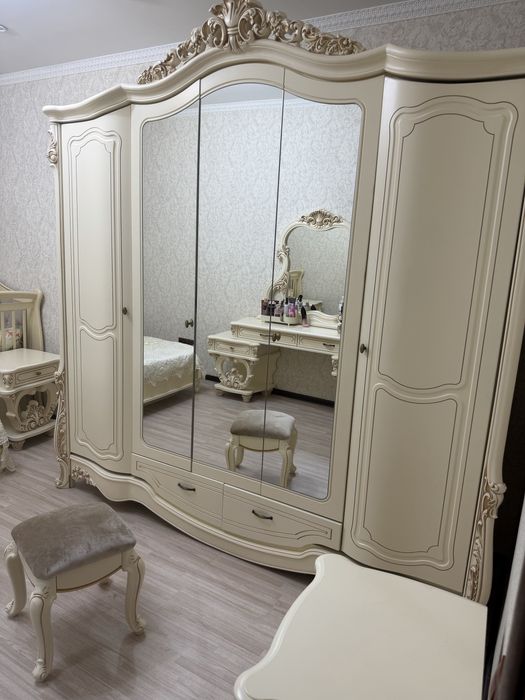 Продам б/у спальний гарнитур