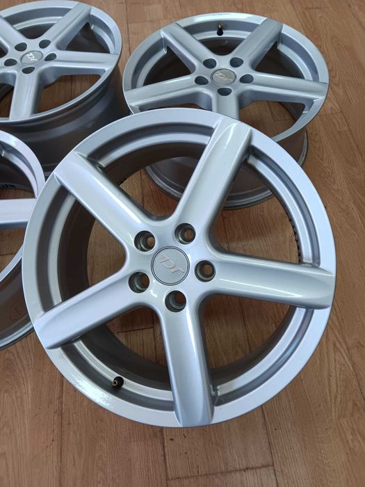 Jante 17 Volvo V40 V60 XC40 XC60 XC70 Ford Focus 5x108 7.5J ET50