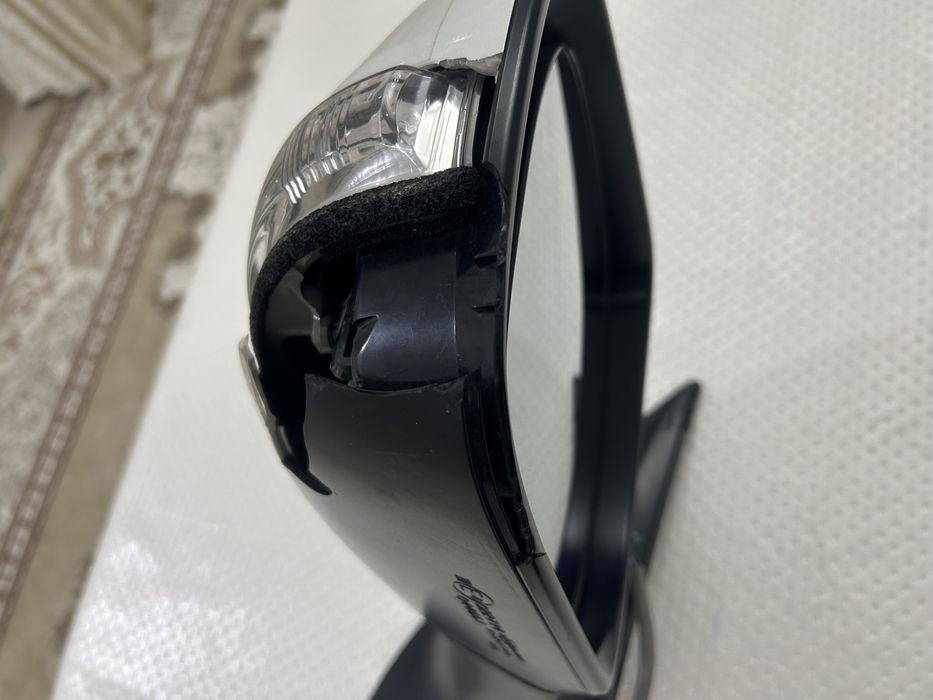 Продам зеркало прадо 150