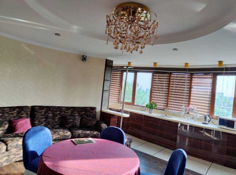 Центр Города Ц-1  Отдельный Вход  2/8/9    Франция