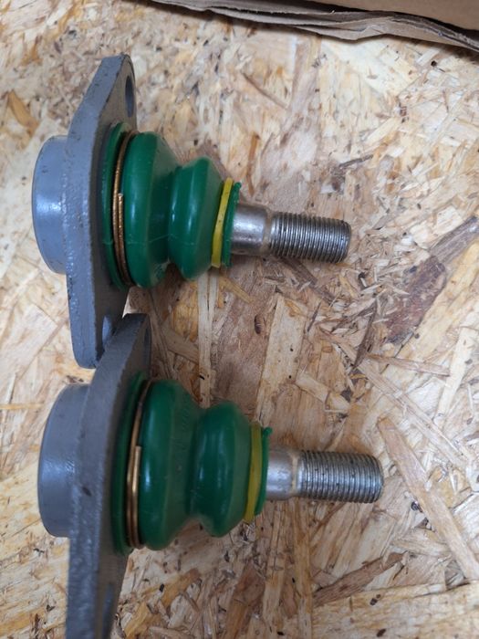 Продам шаровые опоры ваз