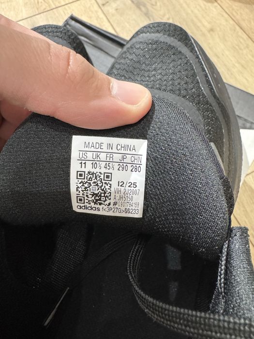 Продам кроссовки adidas оригинал