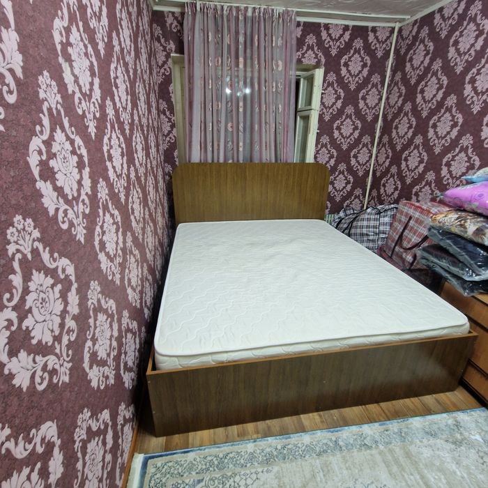 Продам спальный гарнитур