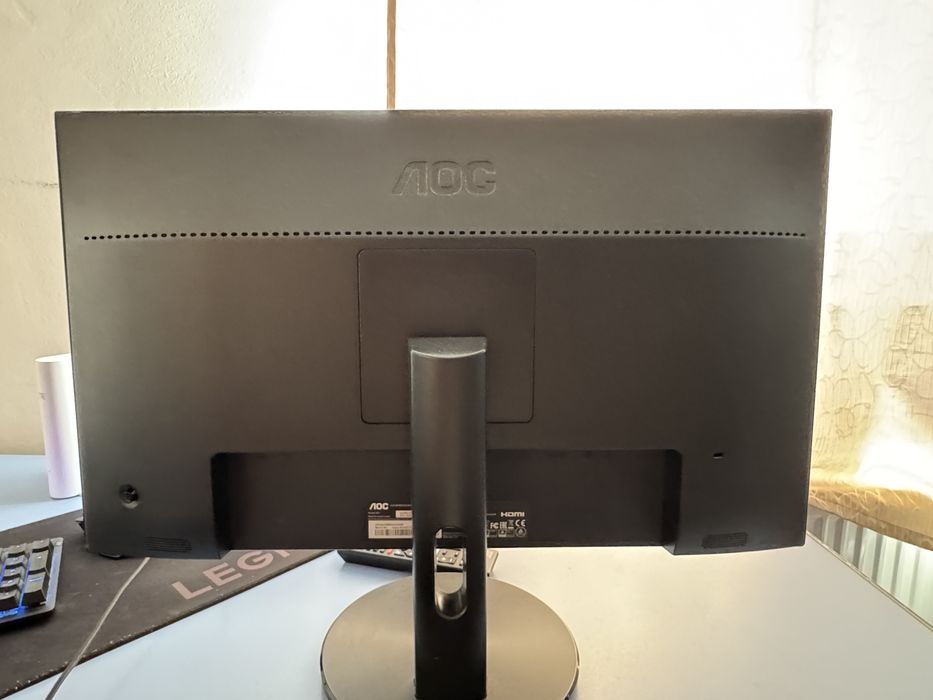 Vand monitor AOC