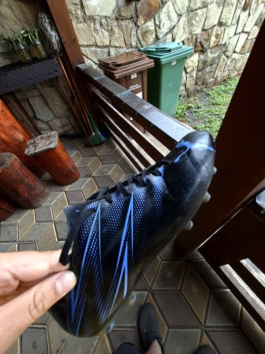 Vand ghete de fotbal puma