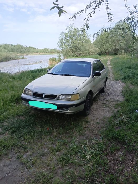 Продам машина КАРИНА Е