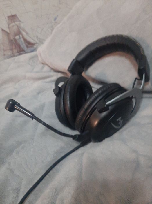 Продаю hyperx cloud II