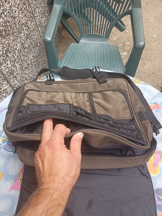 Чанта за лаптоп и таблет.