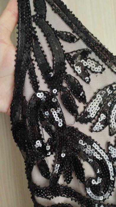 Официална черна къса рокля с пайети