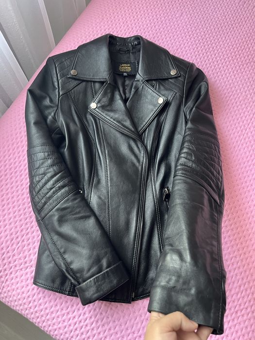 Продам кожанную куртку кожанка