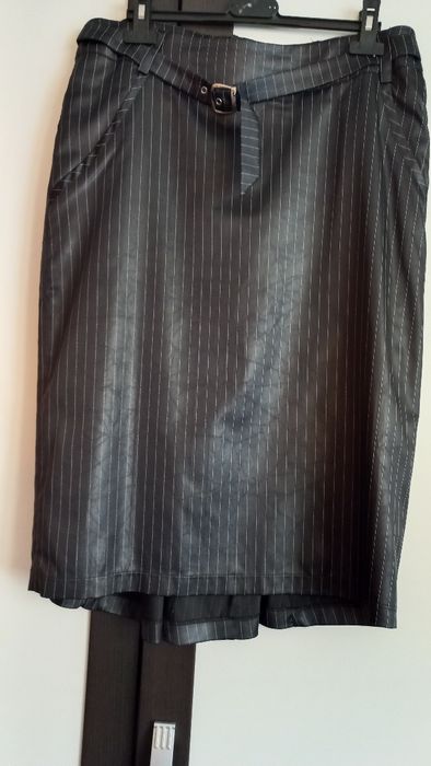 Черен комплект с по светло райе