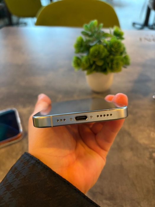 Iphone 16 pro , stare buna, 92% baterie