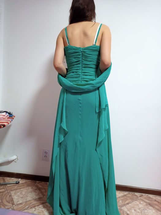 Продам вечернее платье новое