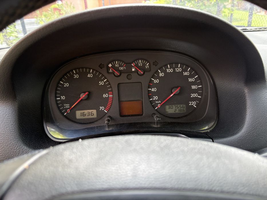 VOLKSWAGEN Golf 2003 — imagine 5