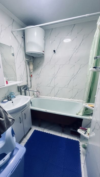 3 бөлмелі пәтер сатылады  Аль-фараби көшесі 102 үй 28 пәтер