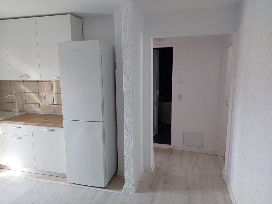 Apartament 2 camere decomandat 53mp în Strand etaj 4+pivniță mare, str Hațegului