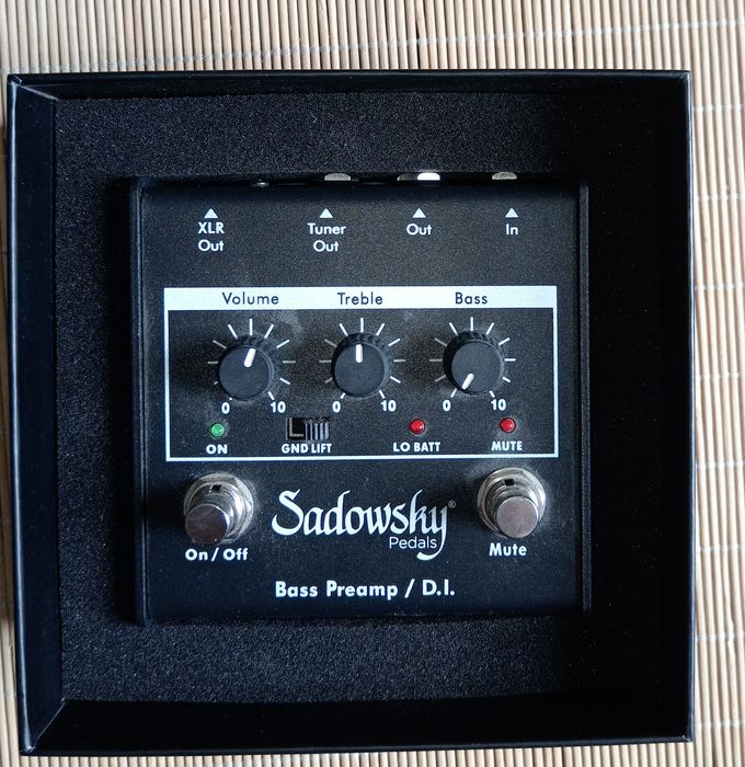 Продавам  бас pre amp SADOWSKY  SBP 1