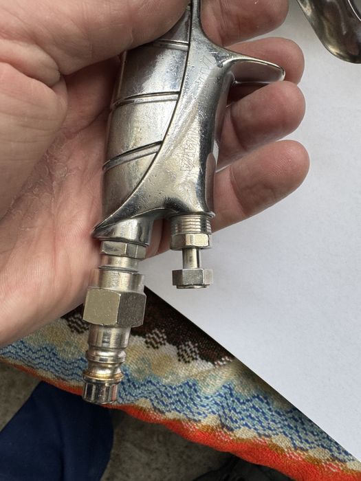 Pistol de lac Anest Iwata Pininfarina LS-400