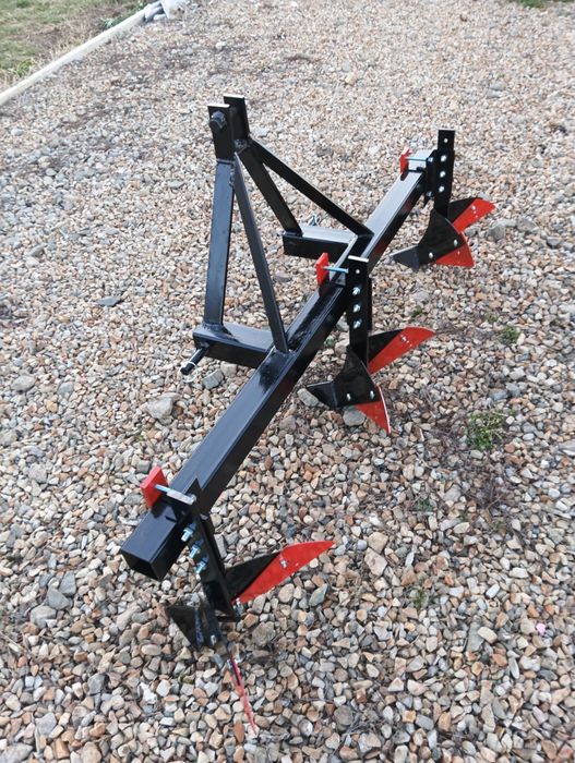 Браздир тройка за малък трактор