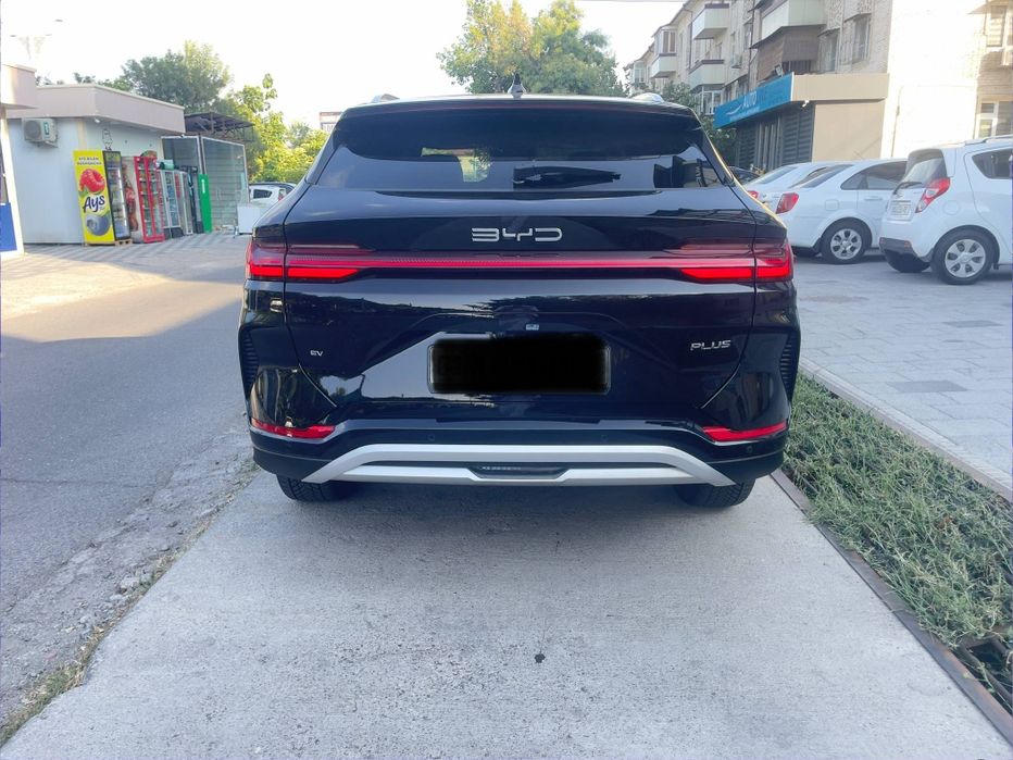Срочно продается BYD Song+ champion.
