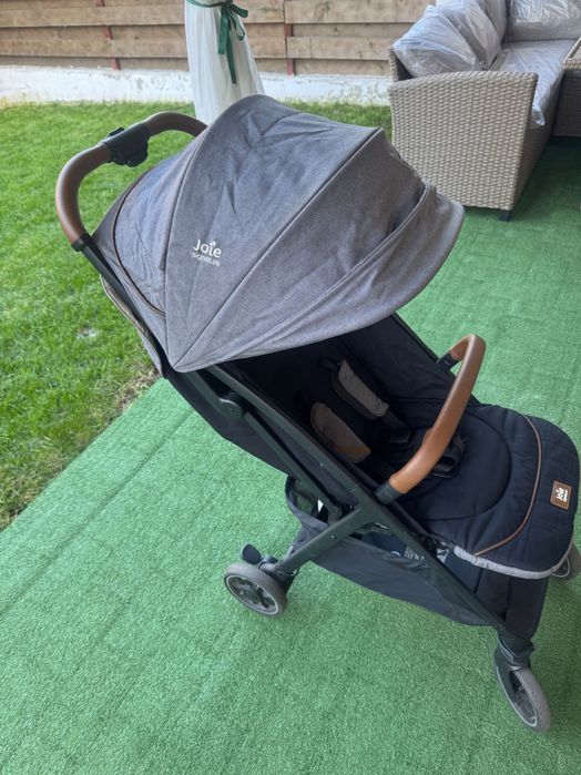 Carucior sport ultracompact Joie Parcel Signature