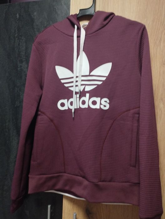Мъжко худи Adidas отговаря на S