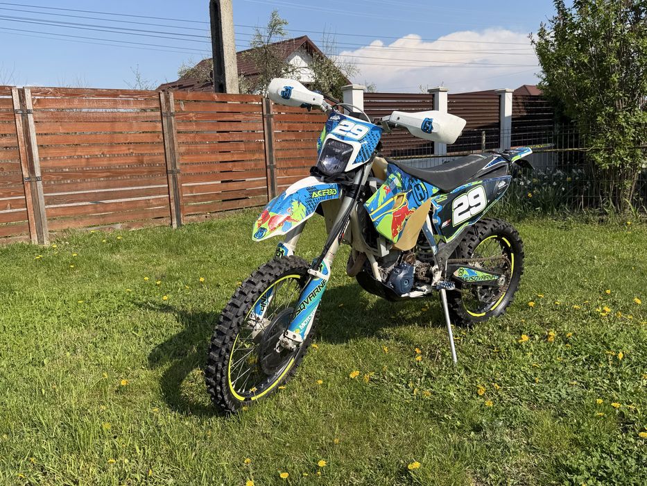 Motocicleta Enduro Husqvarna 250 FE_2016