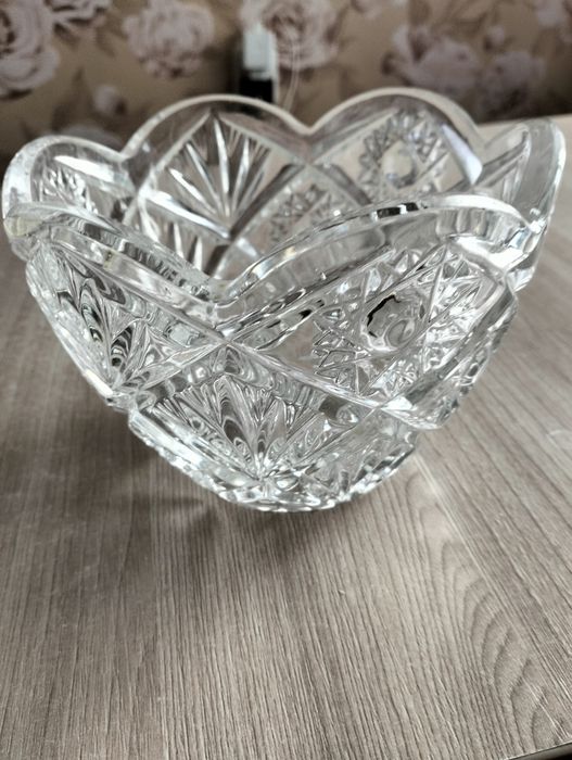 Продам хрустальные вазы