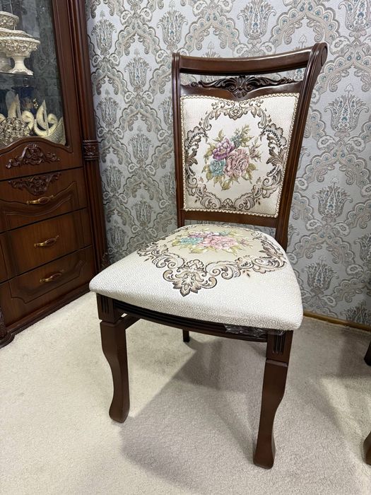 Стол и стулья 14 стульев