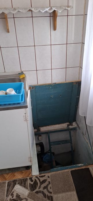 Apartament două camere, Șoseaua București. Pentru renovare!