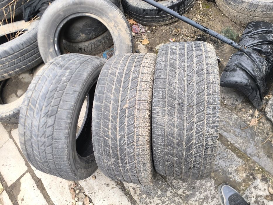 Продам комплект шин TOYO