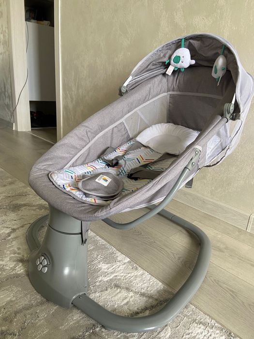 Продается шезлонг качалка