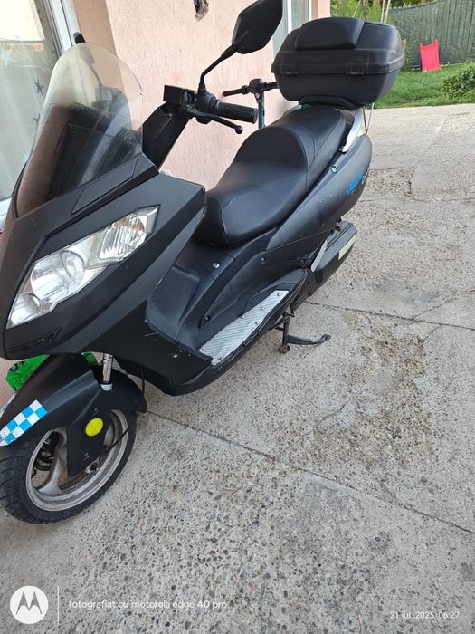 Vand sau schimb scuter electric 10000W