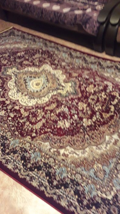 Продам ковёр 2 м на 3 м