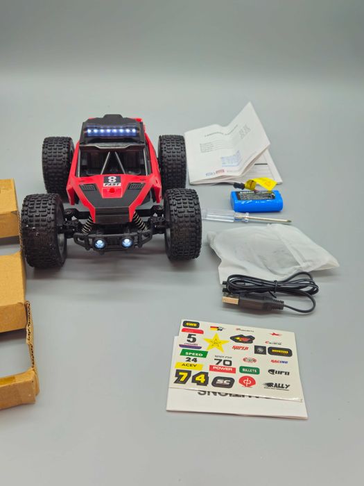 Нова! Радиоуправляема офроуд кола 1:18 с LED светлини и USB зареждане!