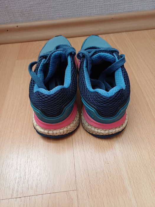 Два чифта маратонки