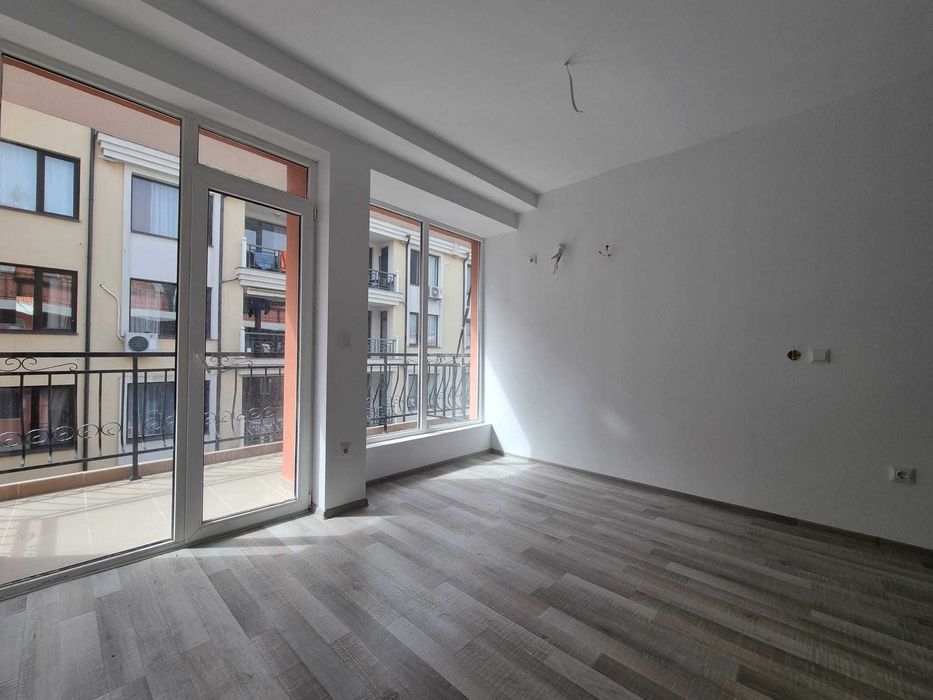 Двустаен апартамент в сграда без такса подръжка Viilla Venezia, Свети Влас