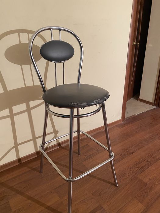 Стулья барные  прочный металл