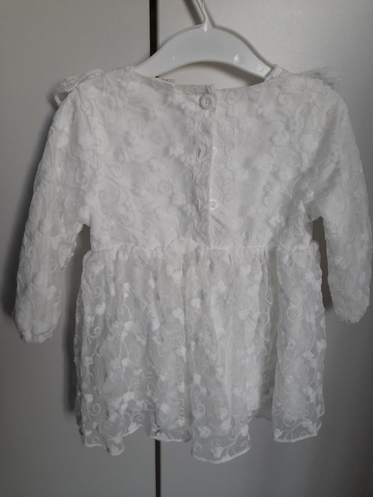 Бебешка бяла рокля 9-12м.