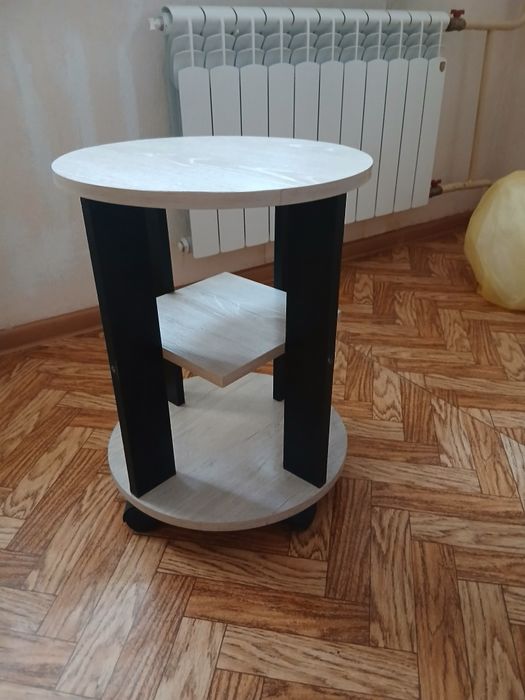 Столик столик целый