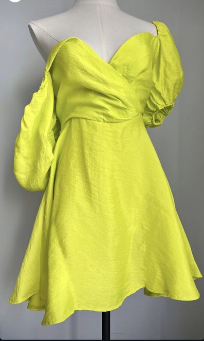 Продам новое платье